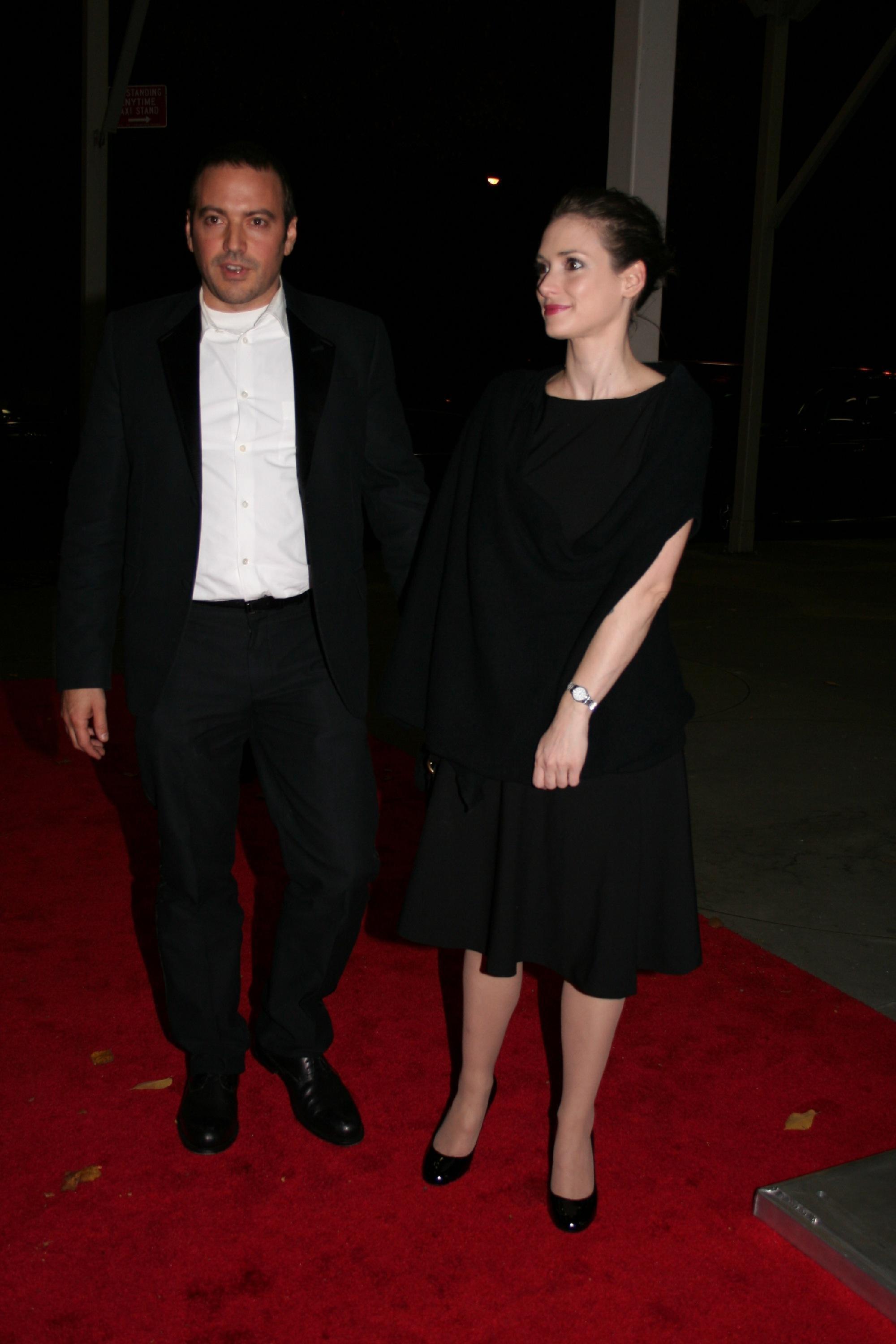 hq008.jpg hq008.jpg