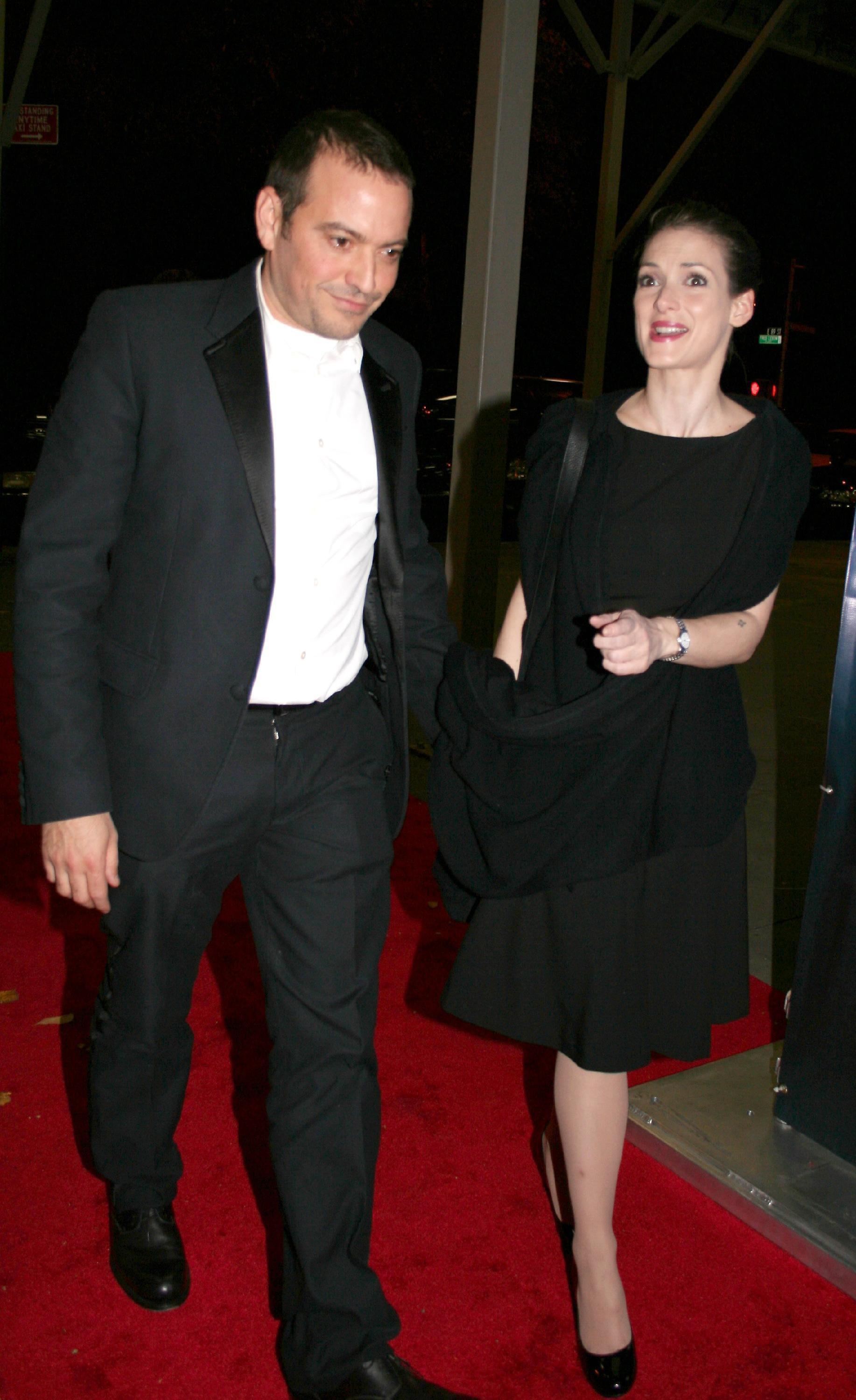 hq009.jpg hq009.jpg