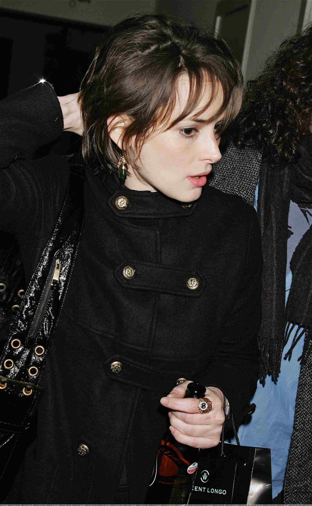 hq001.jpg hq001.jpg