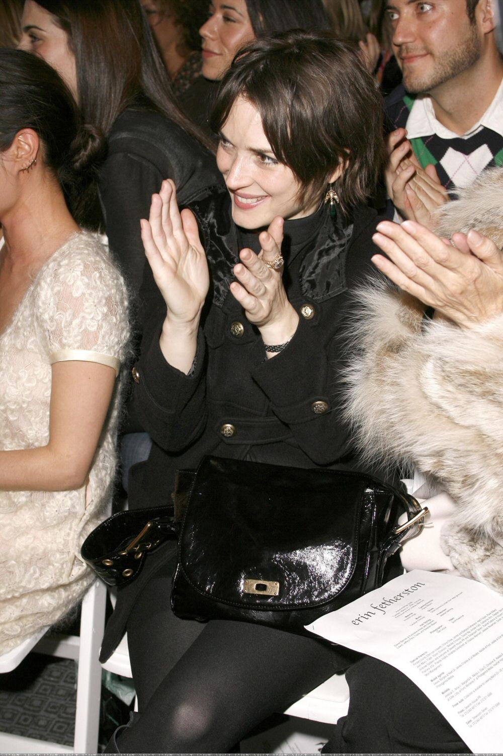 hq007.jpg hq007.jpg