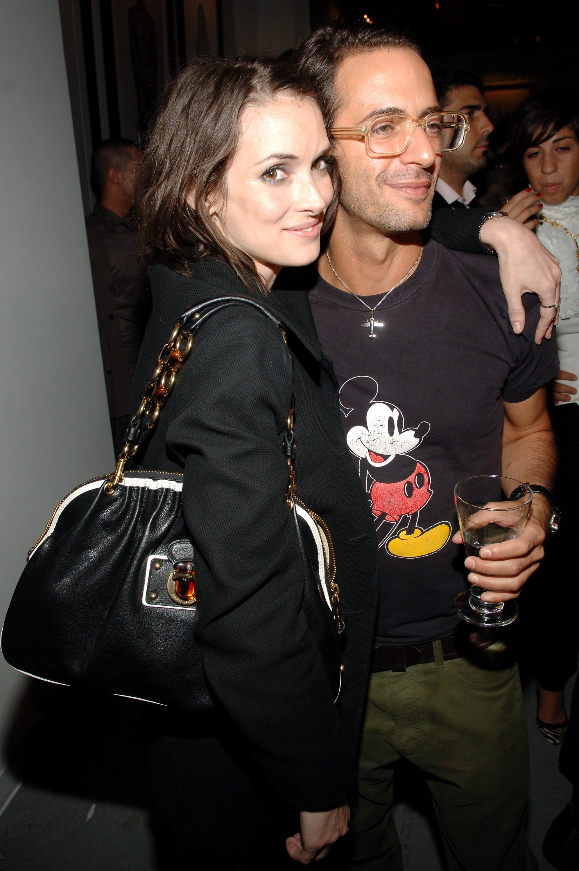 HQ002.jpg HQ002.jpg