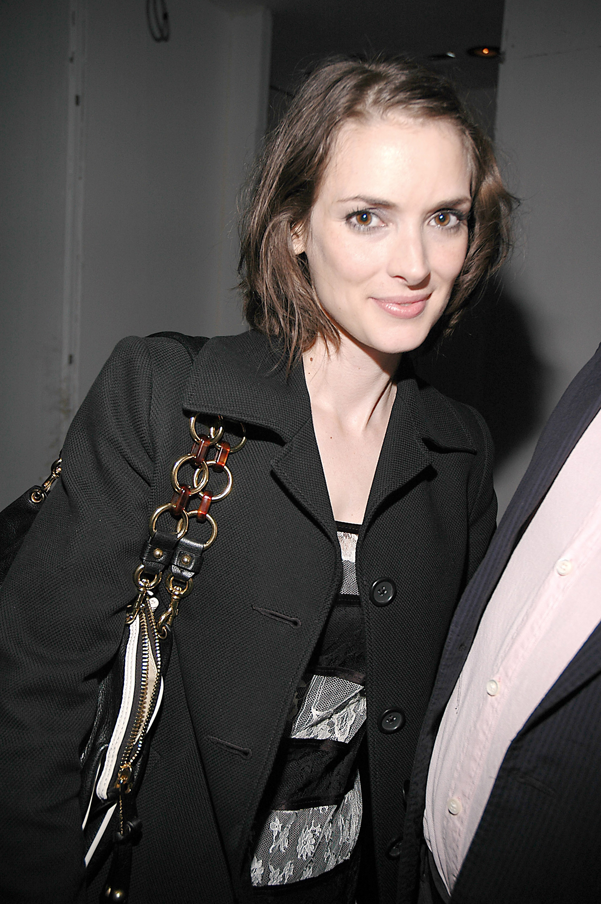 HQ009.jpg HQ009.jpg