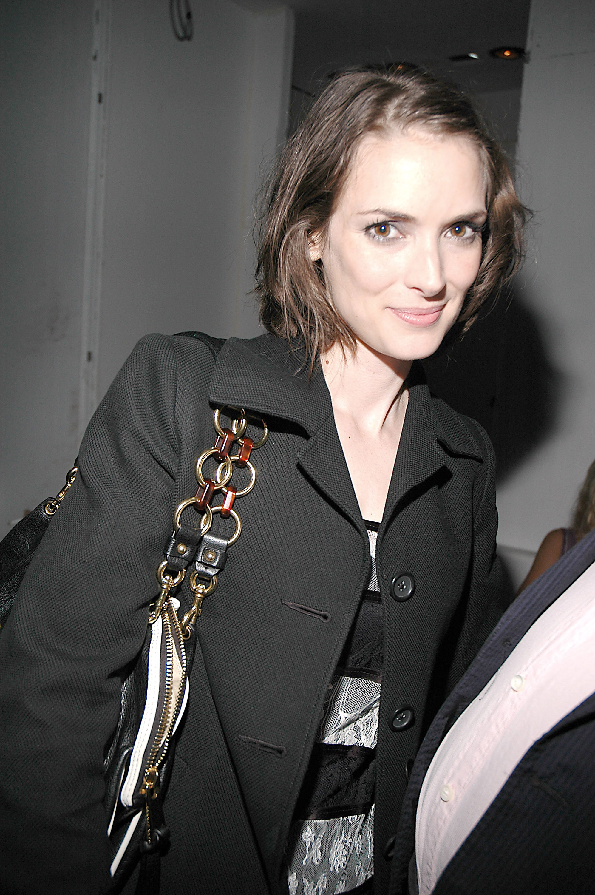HQ014.jpg HQ014.jpg