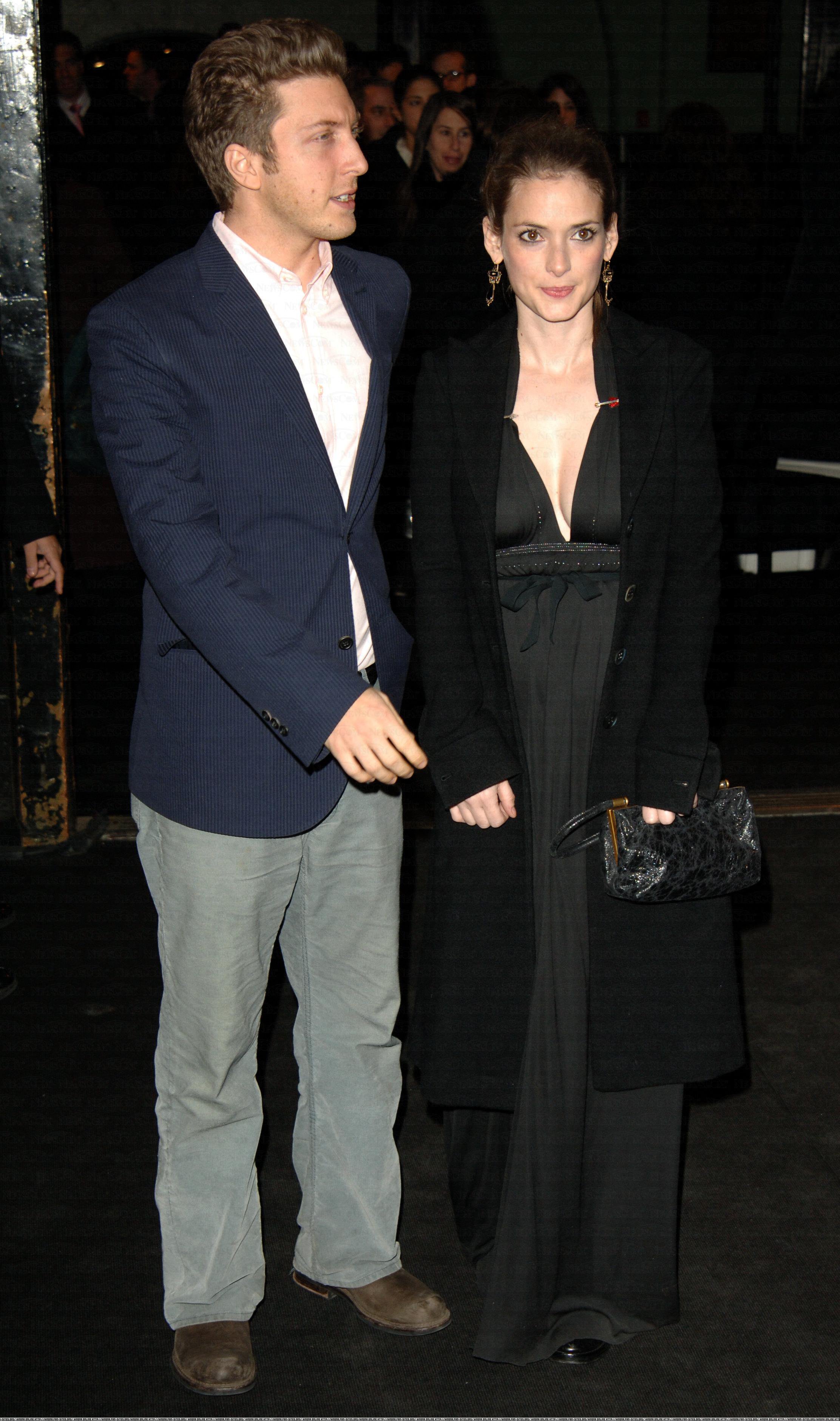 hq022.jpg hq022.jpg