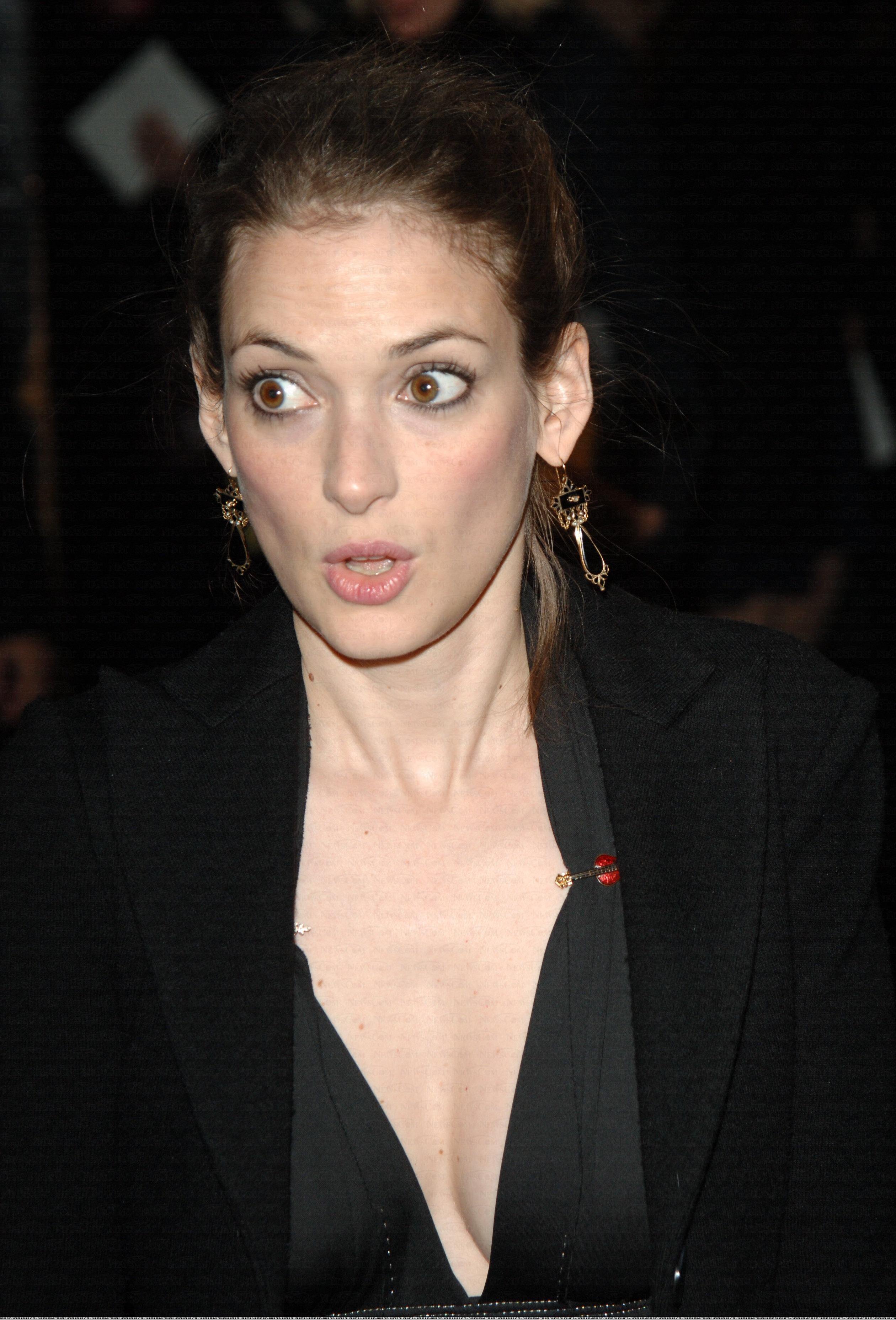 hq025.jpg hq025.jpg