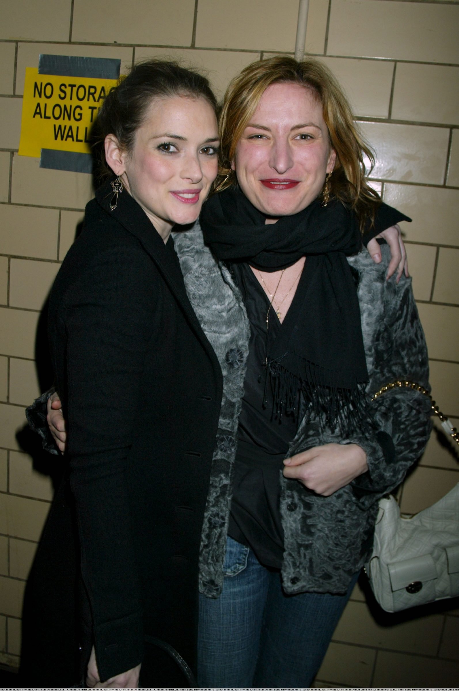 hq029.jpg hq029.jpg