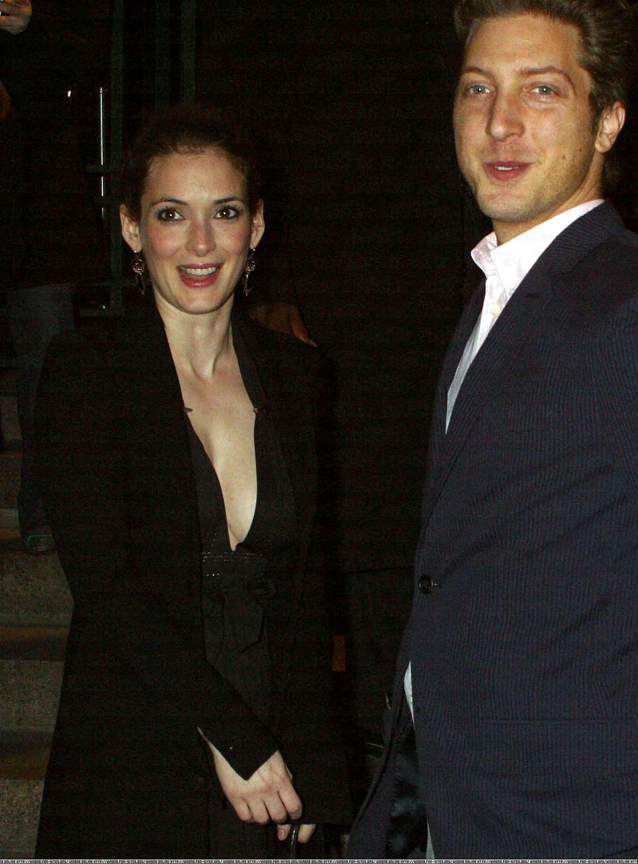 hq046.jpg hq046.jpg