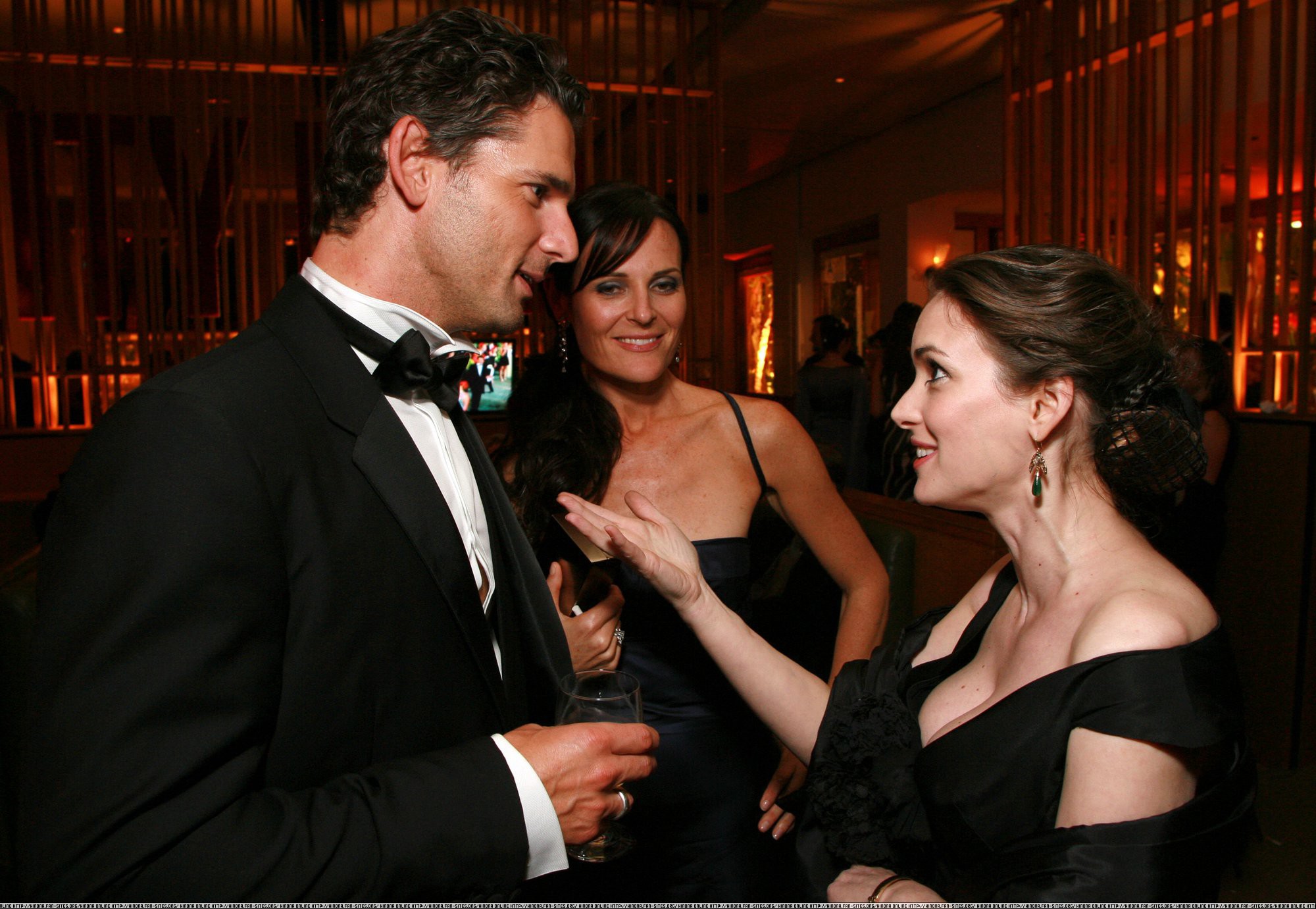 hq017.jpg hq017.jpg