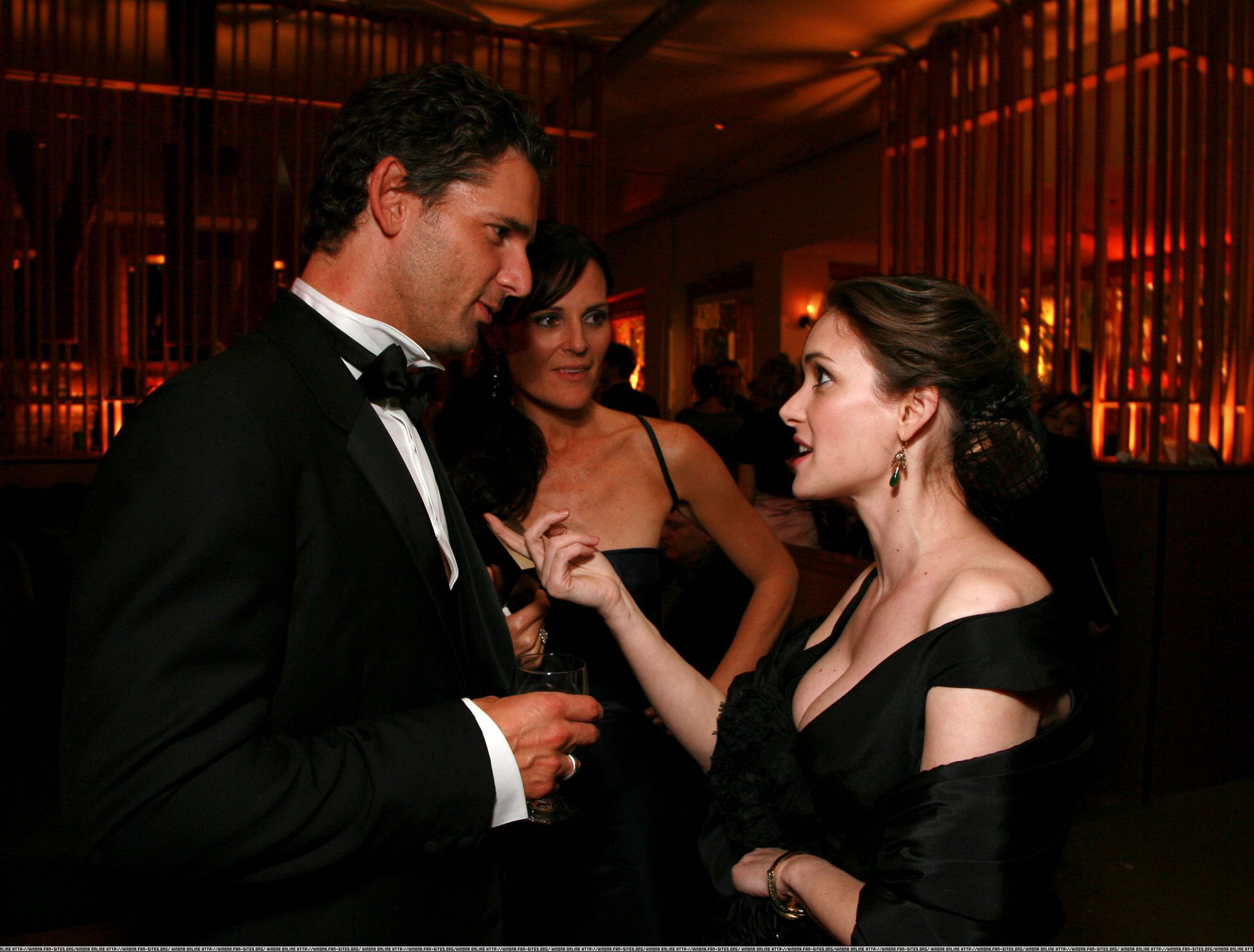 hq018.jpg hq018.jpg