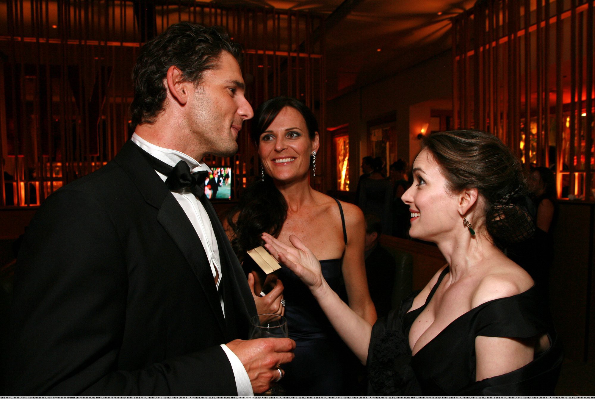 hq019.jpg hq019.jpg