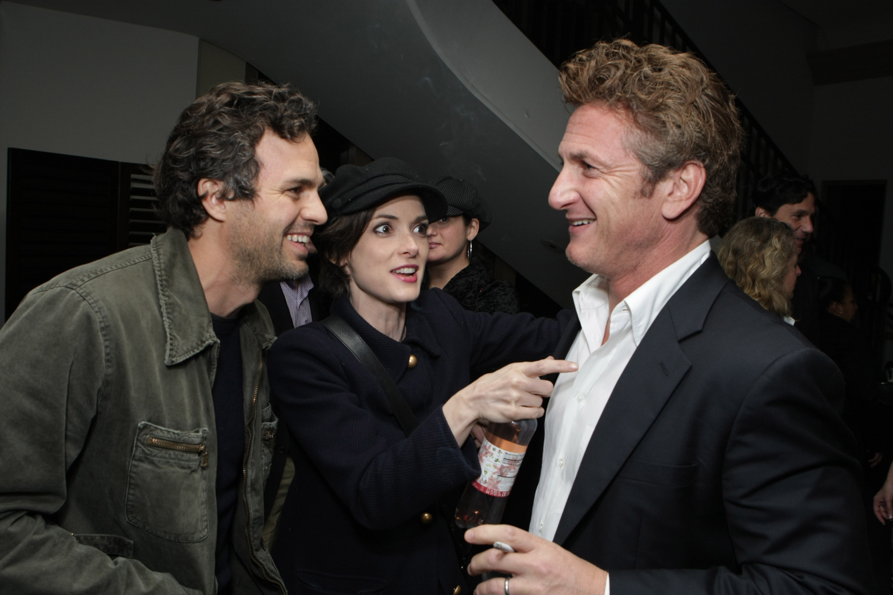 HQ005.jpg HQ005.jpg