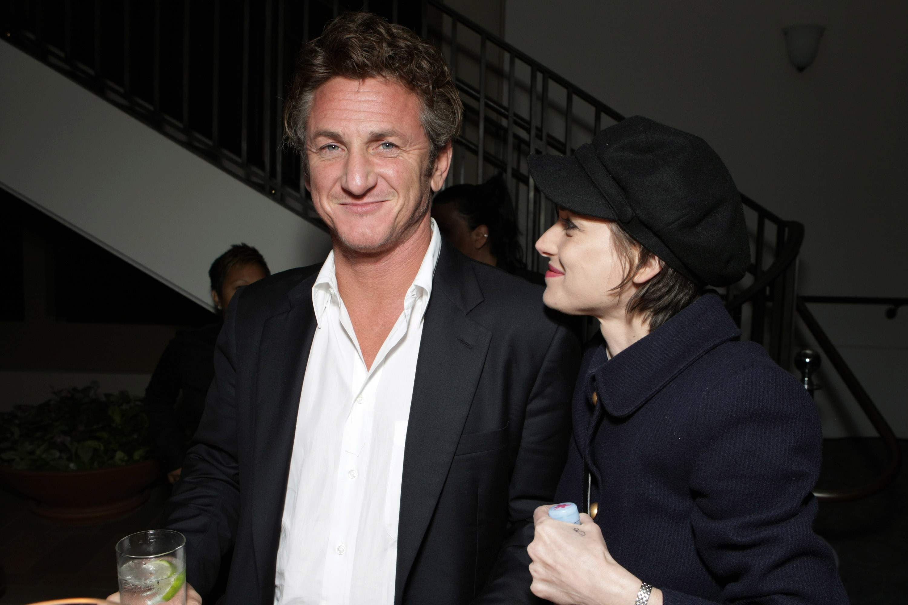 HQ006.jpg HQ006.jpg