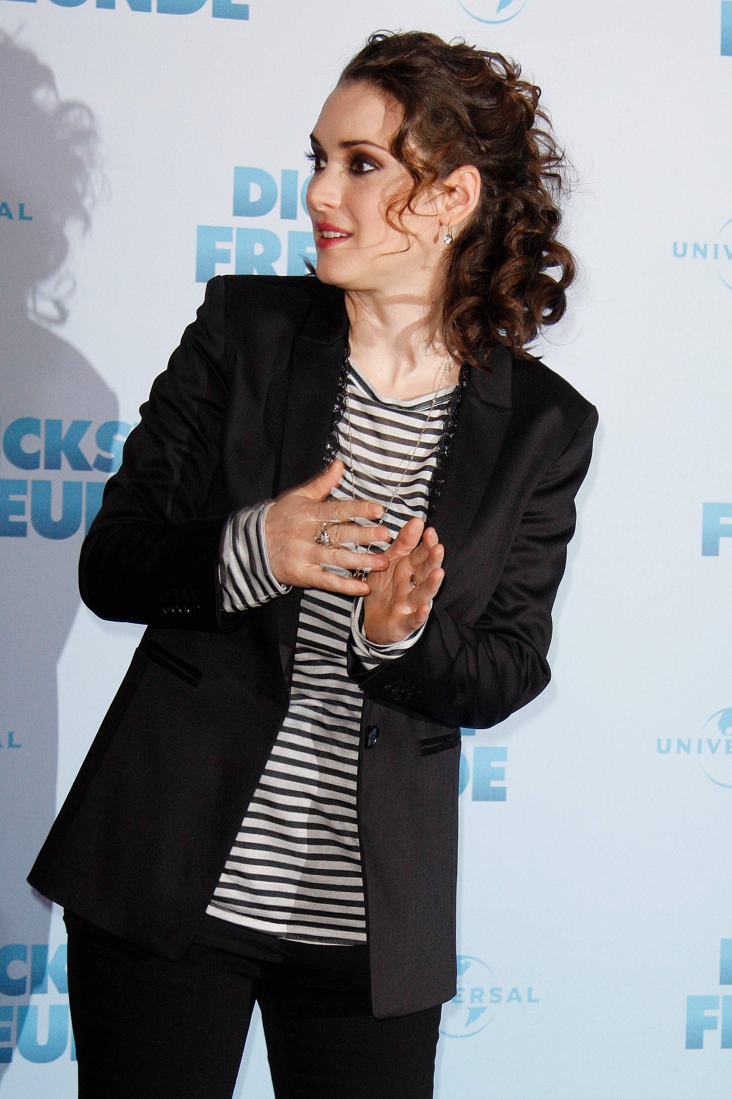 hq_0003.jpg hq_0003.jpg