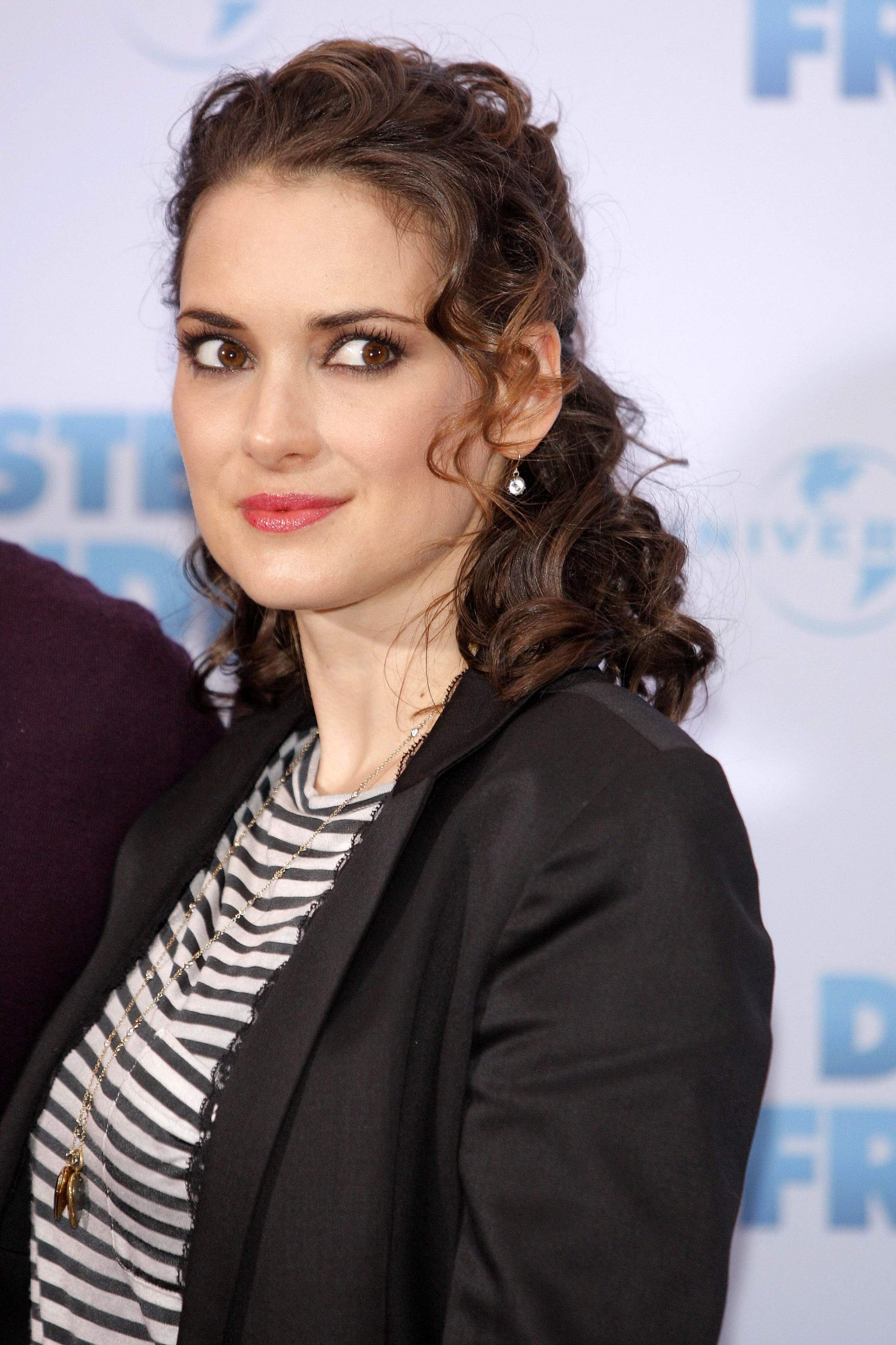 hq_0013.jpg hq_0013.jpg