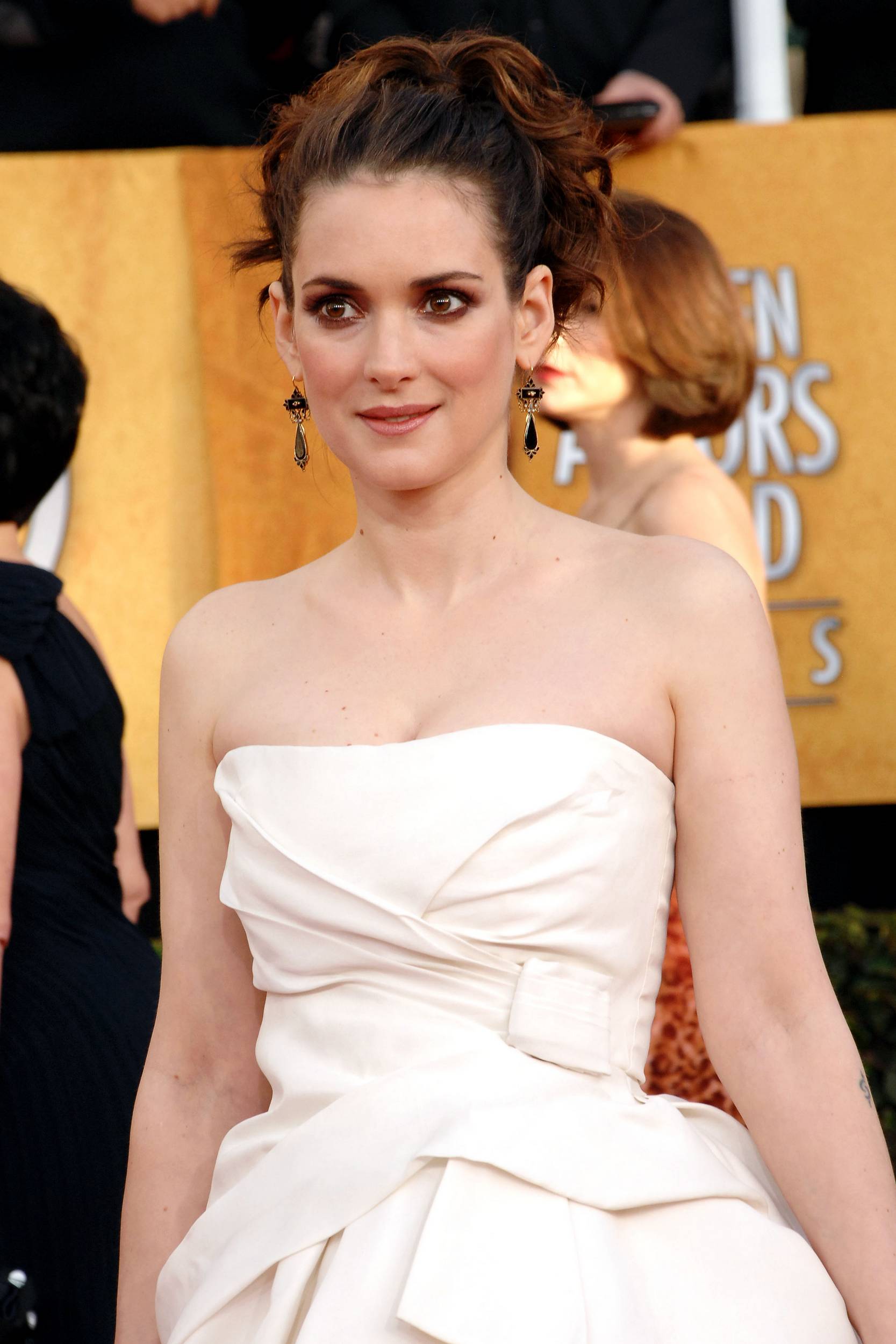 hq_0003.jpg hq_0003.jpg