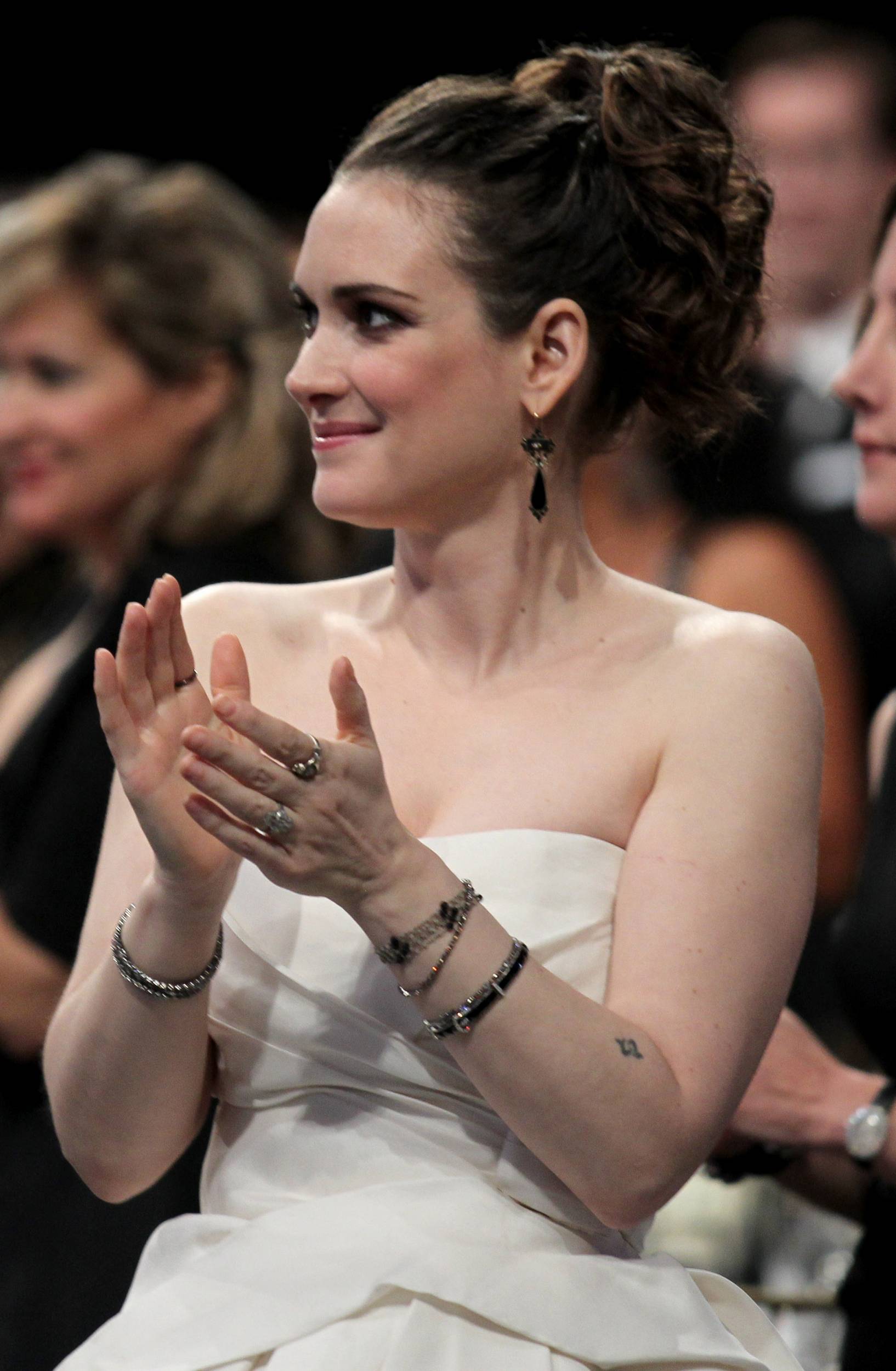 hq_0043.jpg hq_0043.jpg