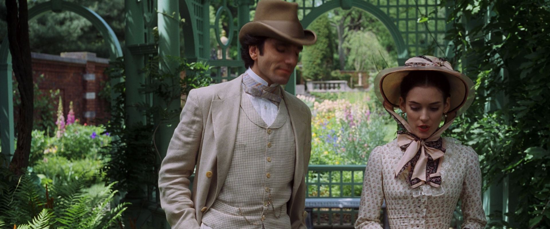 theageofinnocence-0227.jpg theageofinnocence-0227.jpg