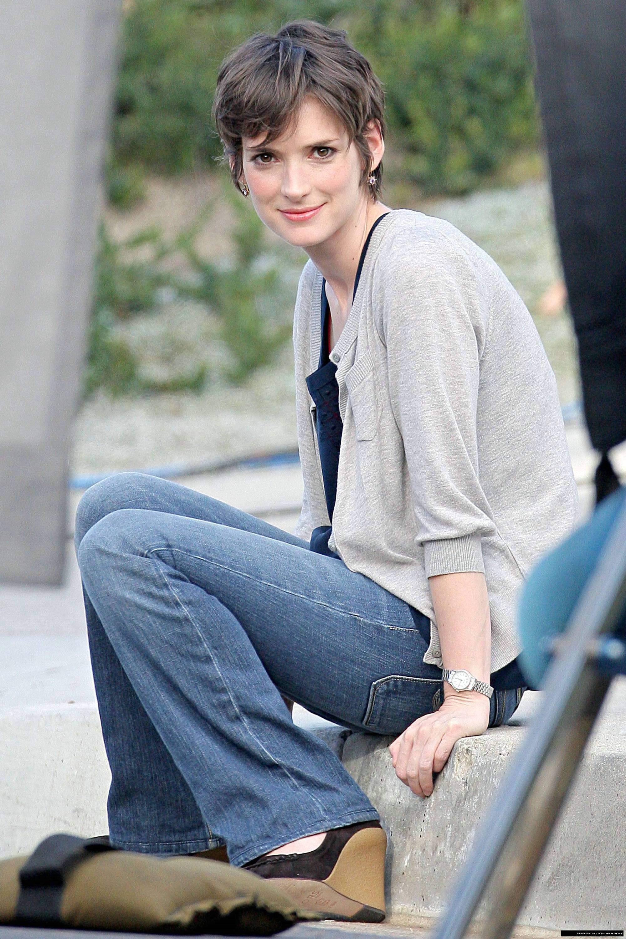 hq_001.jpg hq_001.jpg